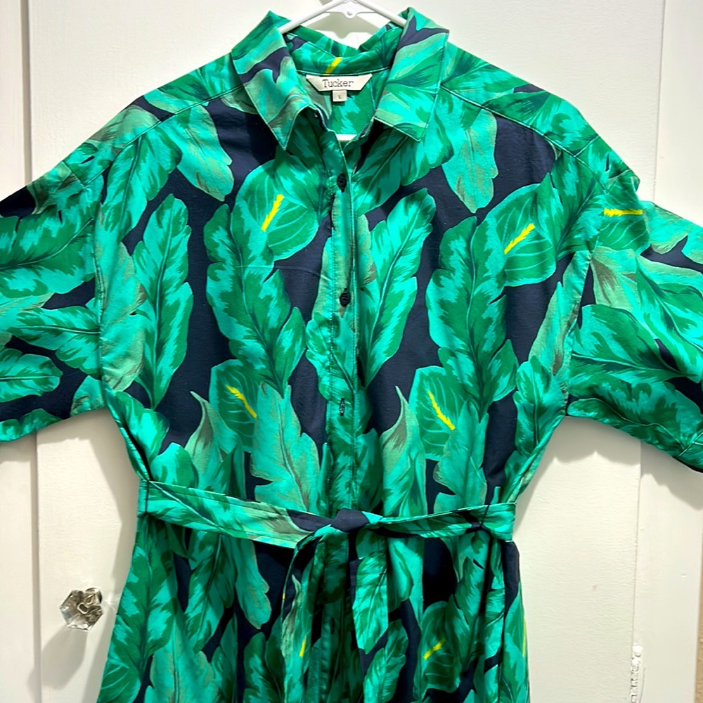 Tucker Palm Leaf Button Down Shirtdress Waist Belt ATie Size Large - Picture 4 of 5